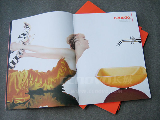 畫冊(cè)內(nèi)頁(yè)，采用157克銅版紙